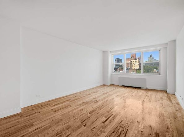 360 West 22nd Street 8D, New York NY 10011