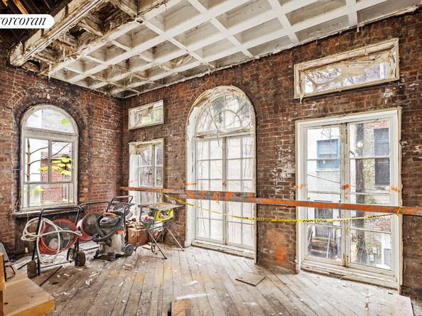 34-36 East 70th Street, New York NY 10021
