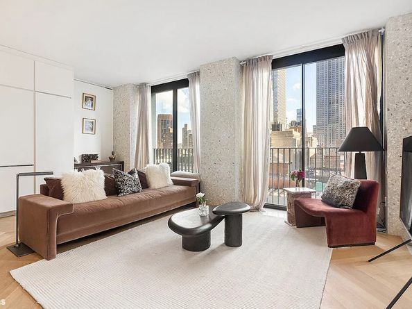 16 West 40th Street 19C, New York NY 10018