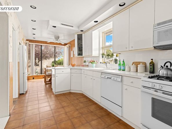 2401 Ave R, Brooklyn NY 11229