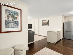 16 West 16th Street 10MNS, New York NY 10011