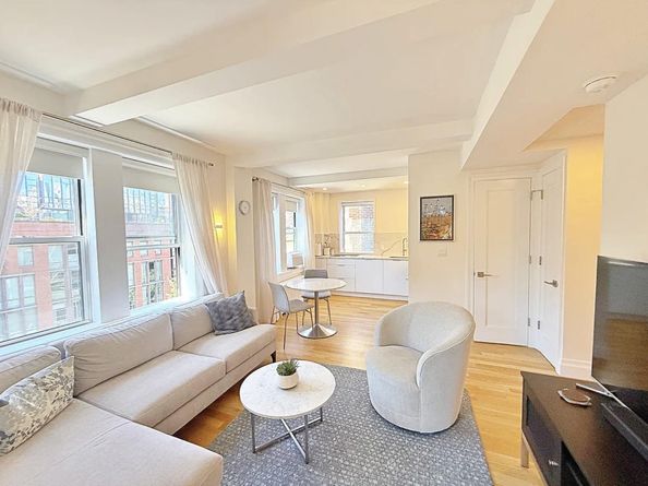 365 West 20th Street 6C, New York NY 10011