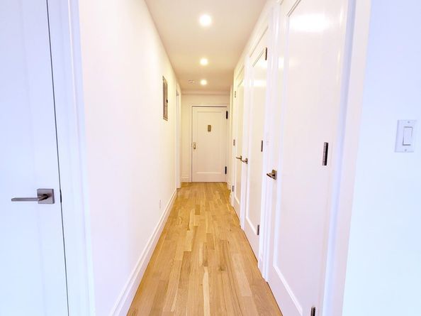 365 West 20th Street 6C, New York NY 10011