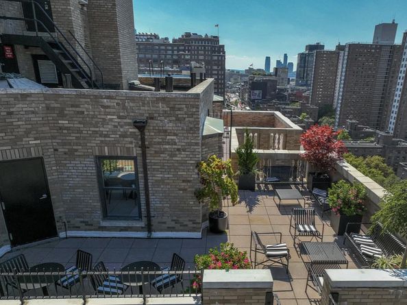 365 West 20th Street 6C, New York NY 10011