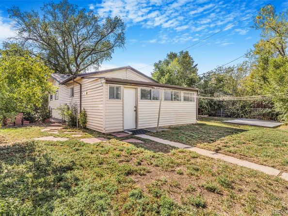960 Paris Street, Aurora CO 80010