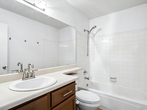 7476 E Arkansas Avenue 3902, Denver CO 80231