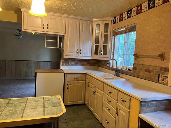 Undisclosed Address #4126553, Denver CO 80219