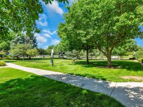 804 Summer Hawk Drive 11304, Longmont CO 80504