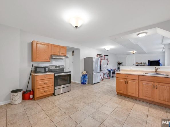 1227 Inwood Terrace, Fort Lee NJ 07024