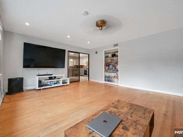 1227 Inwood Terrace, Fort Lee NJ 07024