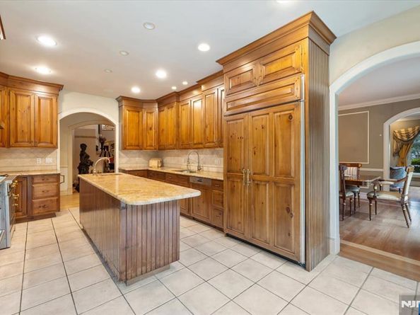 46 Jean Drive, Englewood Cliffs NJ 07632