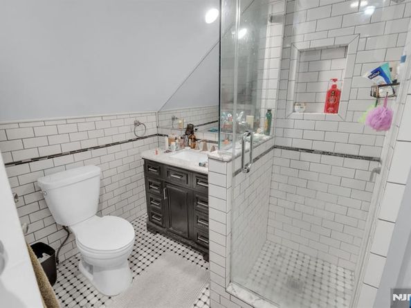 564 Hudson Avenue, Weehawken NJ 07086