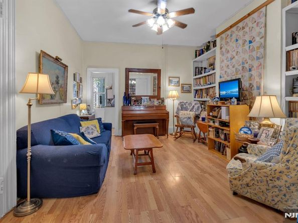 564 Hudson Avenue, Weehawken NJ 07086