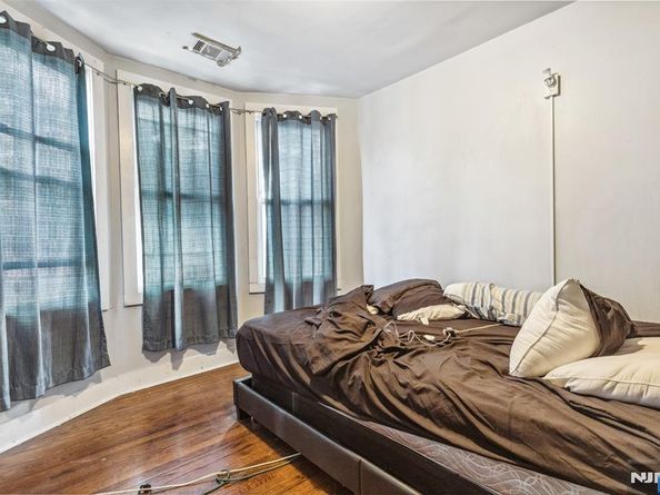 28 Clarke Avenue, Jersey City NJ 07304