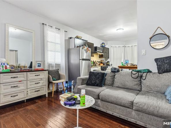 28 Clarke Avenue, Jersey City NJ 07304