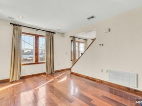 9 Old Wood Road, Edgewater NJ 07020