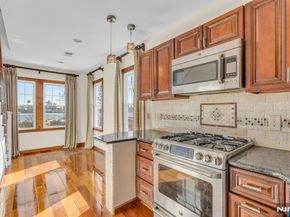 9 Old Wood Road, Edgewater NJ 07020
