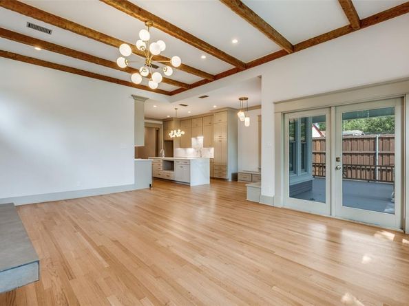 714 N Edgefield Avenue , Dallas Texas 75208