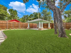 714 N Edgefield Avenue , Dallas Texas 75208