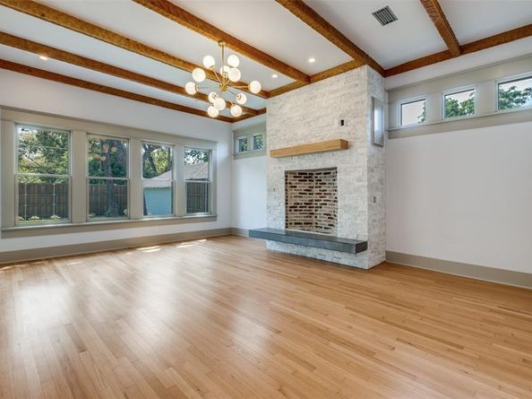 714 N Edgefield Avenue , Dallas Texas 75208