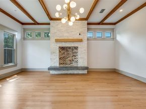 714 N Edgefield Avenue , Dallas Texas 75208