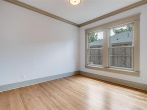 714 N Edgefield Avenue , Dallas Texas 75208
