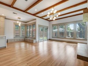 714 N Edgefield Avenue , Dallas Texas 75208