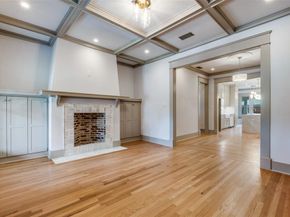 714 N Edgefield Avenue , Dallas Texas 75208