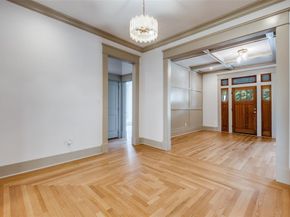 714 N Edgefield Avenue , Dallas Texas 75208