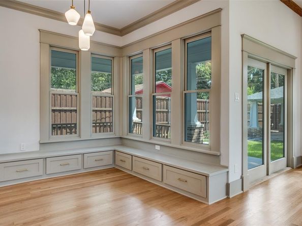 714 N Edgefield Avenue , Dallas Texas 75208