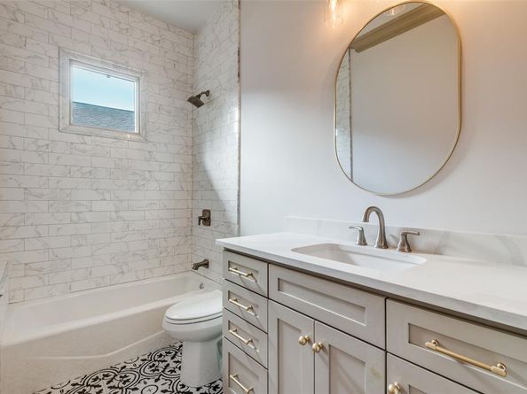 714 N Edgefield Avenue , Dallas Texas 75208
