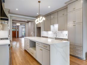 714 N Edgefield Avenue , Dallas Texas 75208