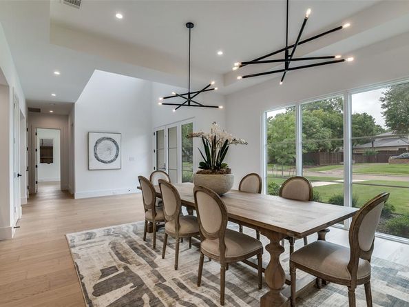 5808  Brookstown Drive , Dallas Texas 75230