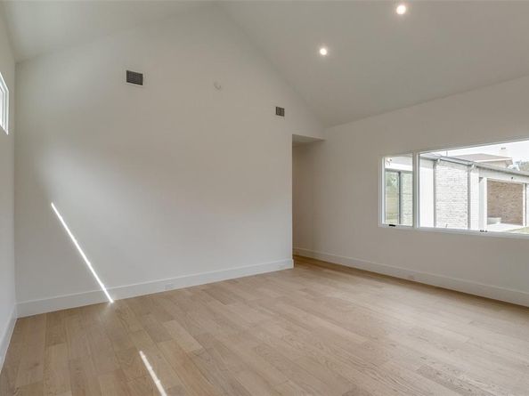 5808  Brookstown Drive , Dallas Texas 75230