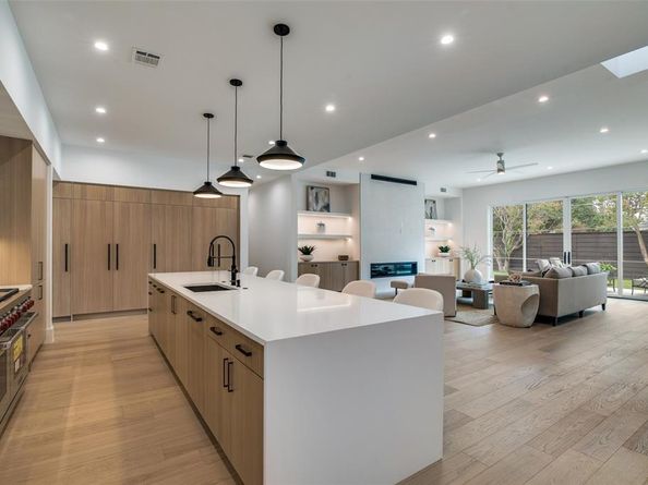 5808  Brookstown Drive , Dallas Texas 75230