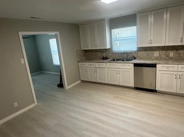 2923  Carpenter Avenue , Dallas Texas 75215