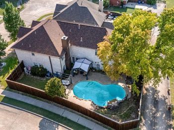 905  Whitman Circle 
