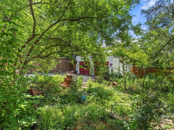 446 W Suffolk Avenue , Dallas Texas 75208