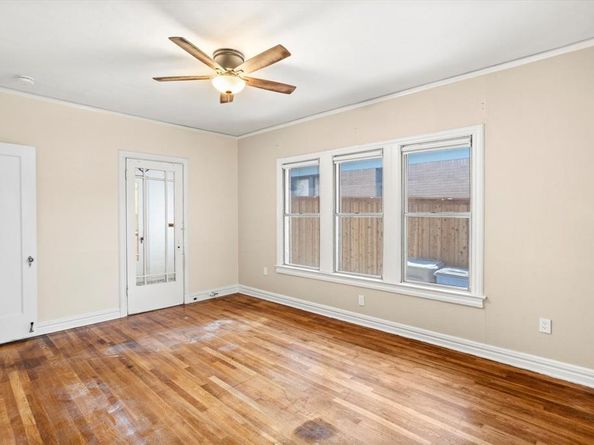 446 W Suffolk Avenue , Dallas Texas 75208