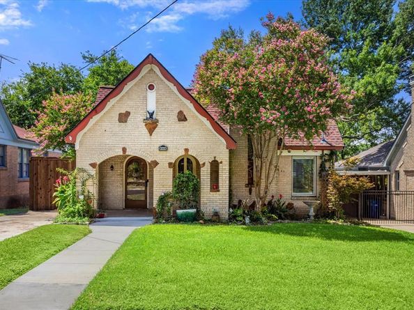 446 W Suffolk Avenue , Dallas Texas 75208
