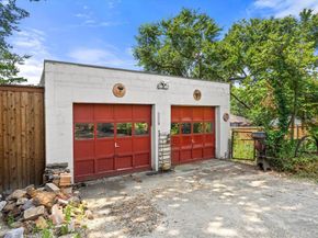 446 W Suffolk Avenue , Dallas Texas 75208