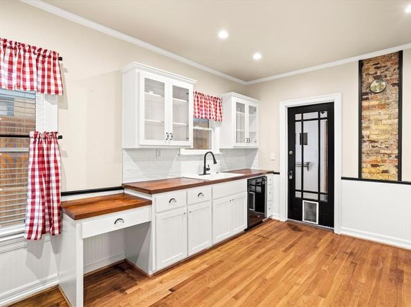 446 W Suffolk Avenue , Dallas Texas 75208