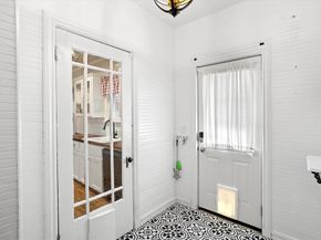 446 W Suffolk Avenue , Dallas Texas 75208