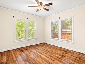 446 W Suffolk Avenue , Dallas Texas 75208