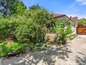446 W Suffolk Avenue , Dallas Texas 75208