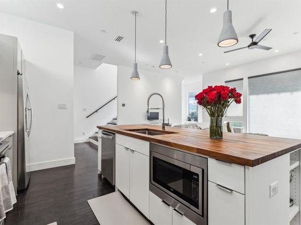 4805  Manett Street  102, Dallas Texas 75204