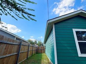 1240 E Richmond Avenue , Fort Worth Texas 76104