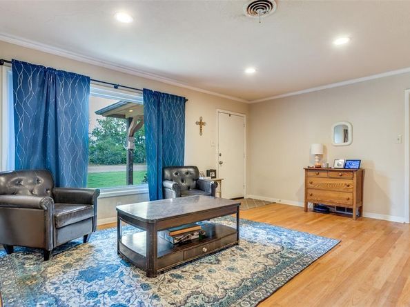 3928  Menzer Road , Fort Worth Texas 76103