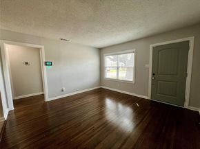 5432  Thomas Lane , River Oaks Texas 76114