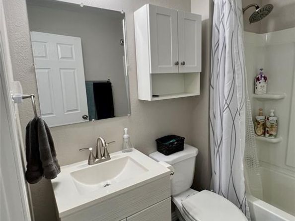 5432  Thomas Lane , River Oaks Texas 76114